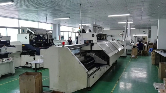 小松6D125-8エンジン8のための工場供給の割引価格6251-11-8110弁の部屋カバー